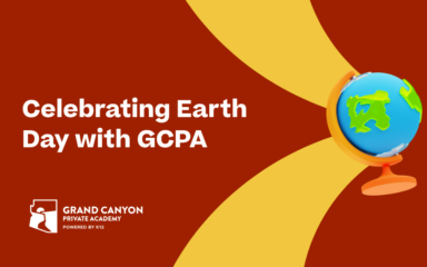 Imagen promocional del Día de la Tierra con el texto «Celebrando el Día de la Tierra con la GCPA», en la que aparece un colorido globo terráqueo azul y verde sobre un soporte, el logotipo de la Grand Canyon Private Academy y un fondo rojo con curvas abstractas amarillas.